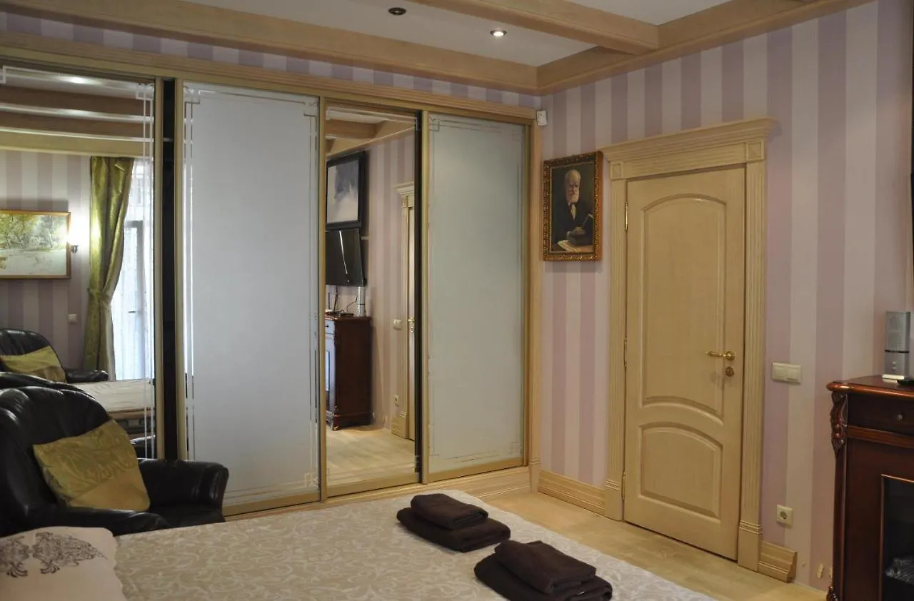 Apartments In Lviv Center 0*,